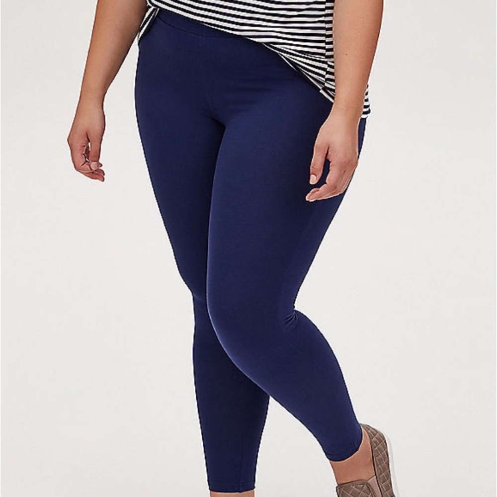 Torrid size 4 tummy control navy leggings
